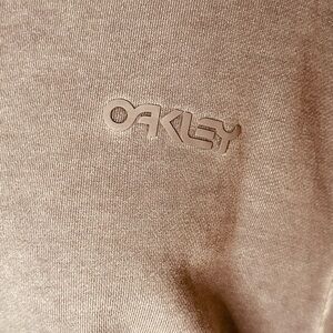 Oakley Men's Grey Shirt Vintage look.
